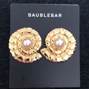 NWT Baublebar Gold Seashell and pearl earrings